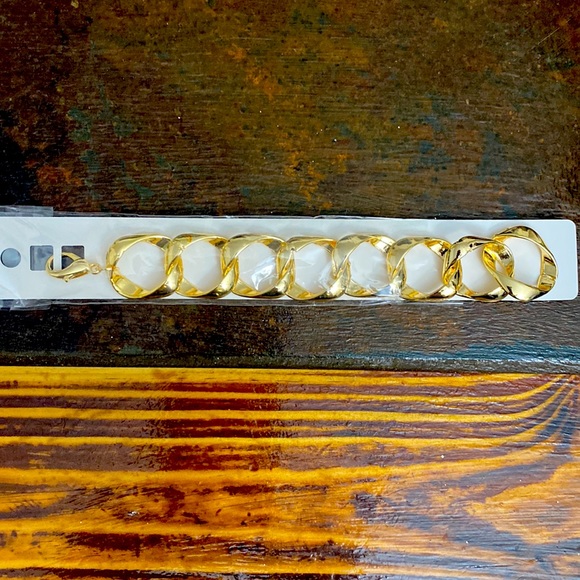 Bracelets - Picture 2 of 4